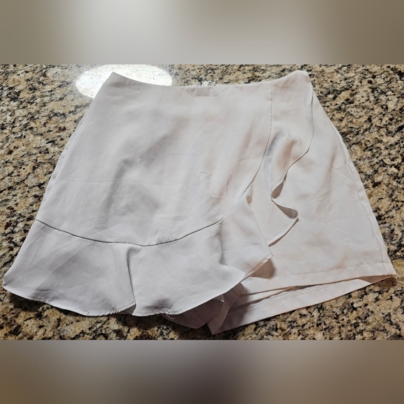 Princess Polly White Skort Size 4 - Picture 4 of 9